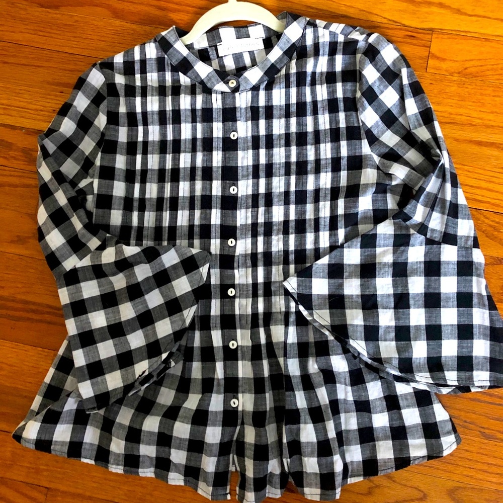 Buttoned down blouse with bell sleeves